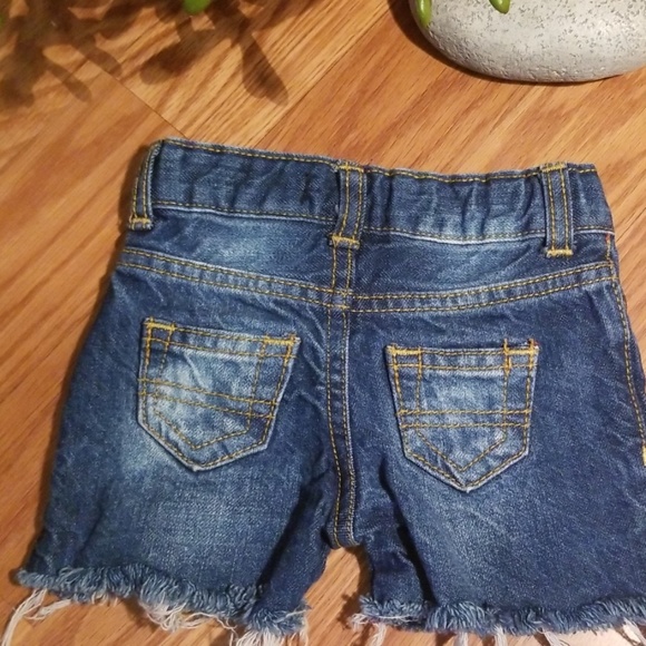 Distressed Jean's shorts 6mo - Picture 2 of 4